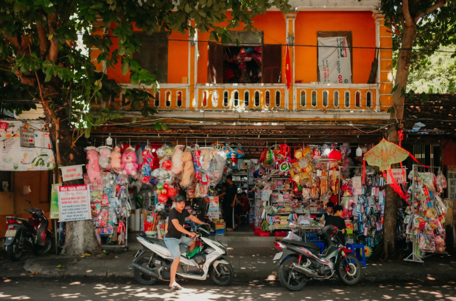 vietnam convenience store front entrance