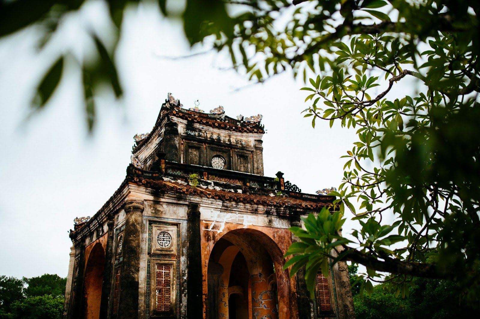 tomb of emperor tu duc